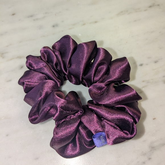 Amiga Mia small purple satin scrunchie hand crafted - Picture 6 of 6